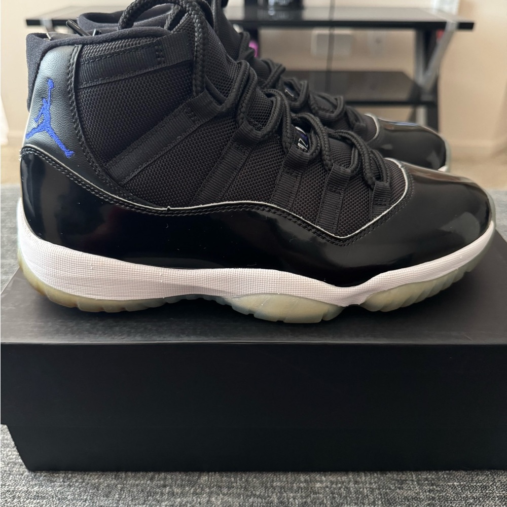 Air Jordan 11 Space Jam 2016 Release
